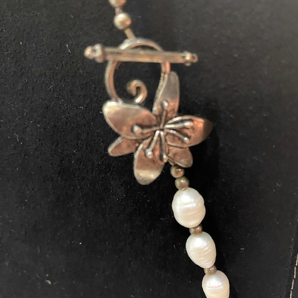 Freshwater Pearl necklace and Earrings - Picture 8 of 14